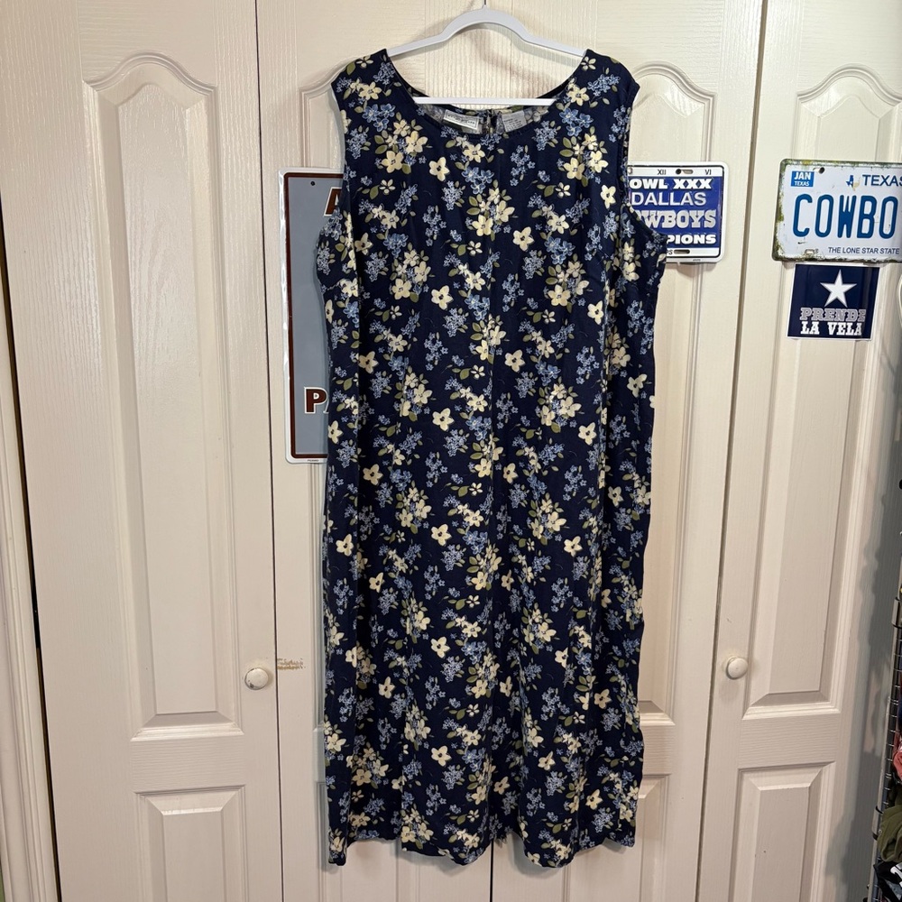 Studio Ease Woman Floral Navy Dress